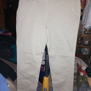 Woman's Modern Fit Stretch Chinos (NWT)